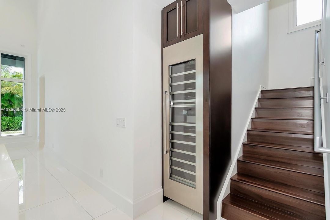 Recientemente alquilado: $17,000 (5 camas, 4 baños, 4056 Pies cuadrados)