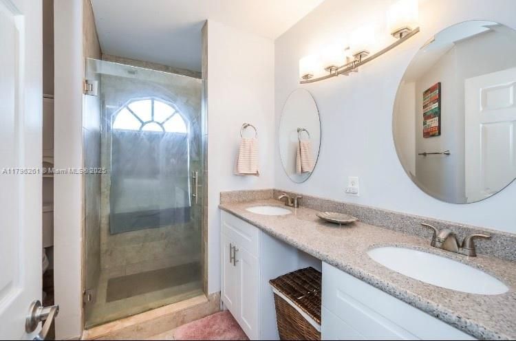 Recently Rented: $3,675 (3 beds, 2 baths, 1785 Square Feet)