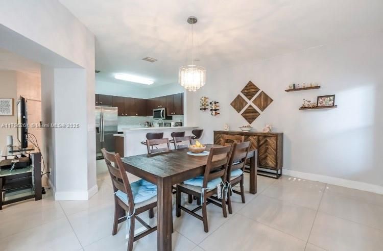 Recently Rented: $3,675 (3 beds, 2 baths, 1785 Square Feet)