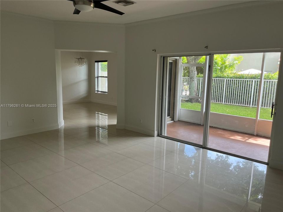 Recently Rented: $3,675 (3 beds, 2 baths, 1785 Square Feet)