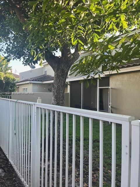 Recently Rented: $3,675 (3 beds, 2 baths, 1785 Square Feet)