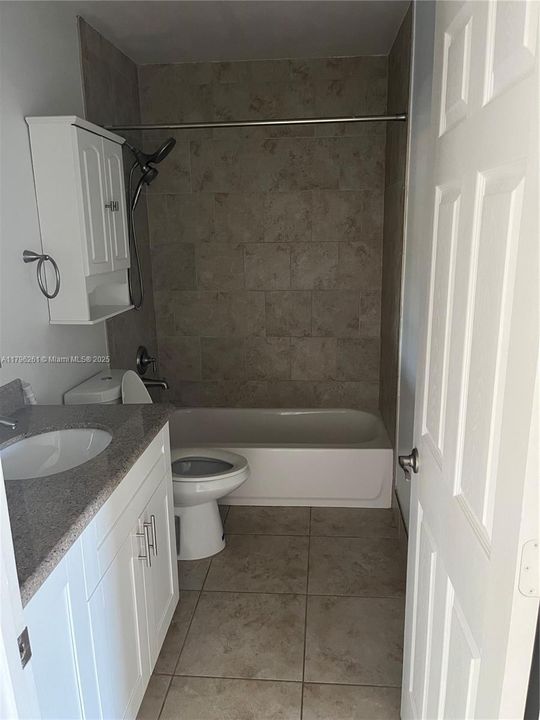 Recently Rented: $3,675 (3 beds, 2 baths, 1785 Square Feet)