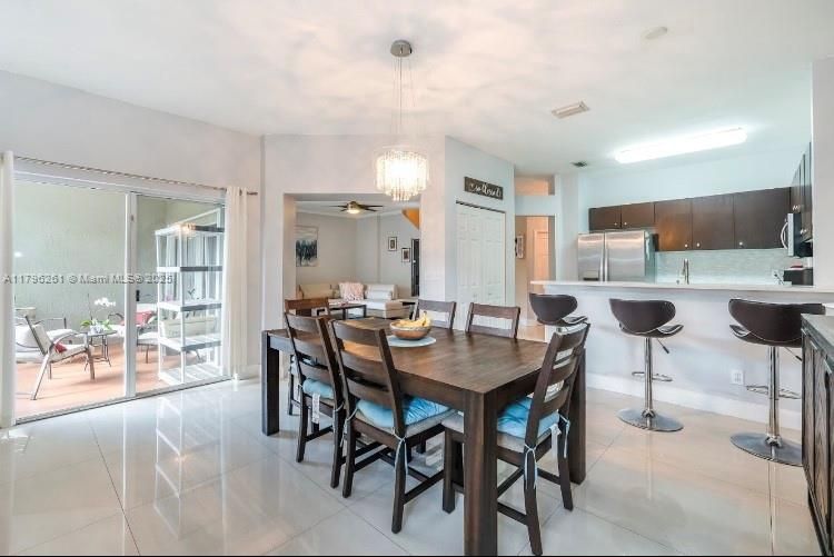 Recently Rented: $3,675 (3 beds, 2 baths, 1785 Square Feet)