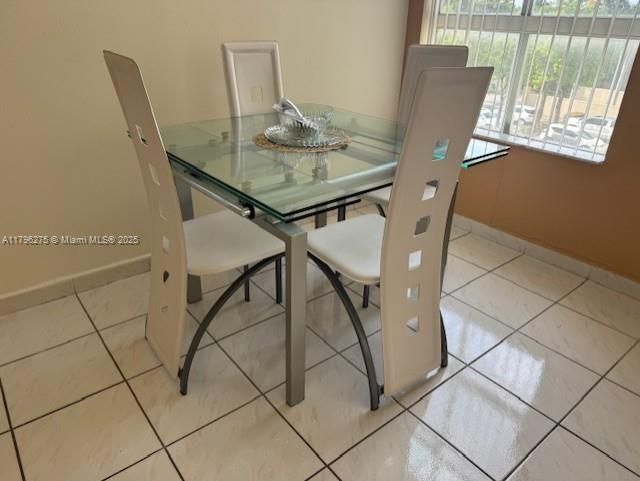 Active With Contract: $229,900 (2 beds, 2 baths, 840 Square Feet)