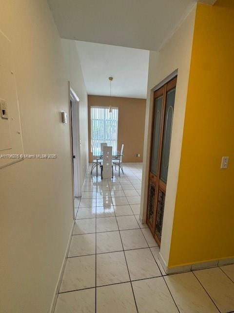 Active With Contract: $229,900 (2 beds, 2 baths, 840 Square Feet)