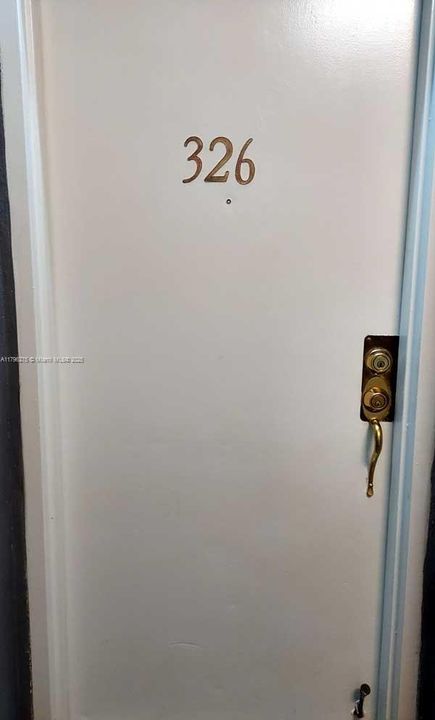 Active With Contract: $229,900 (2 beds, 2 baths, 840 Square Feet)