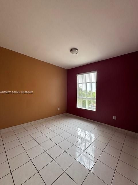 Active With Contract: $229,900 (2 beds, 2 baths, 840 Square Feet)