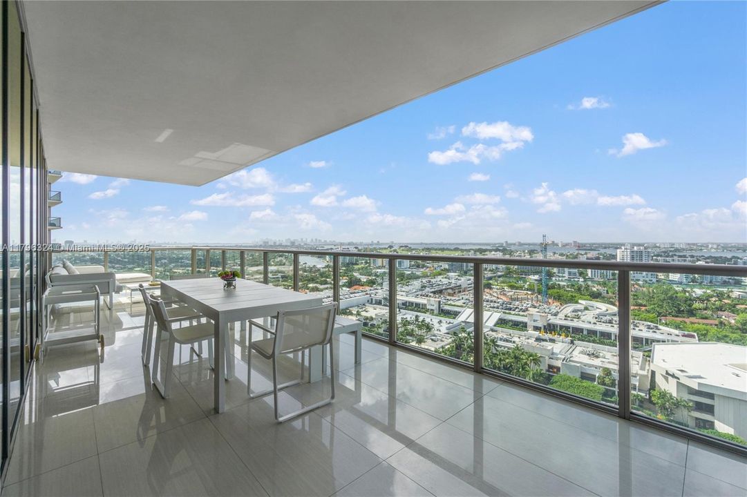 En Venta: $3,990,000 (2 camas, 2 baños, 1599 Pies cuadrados)