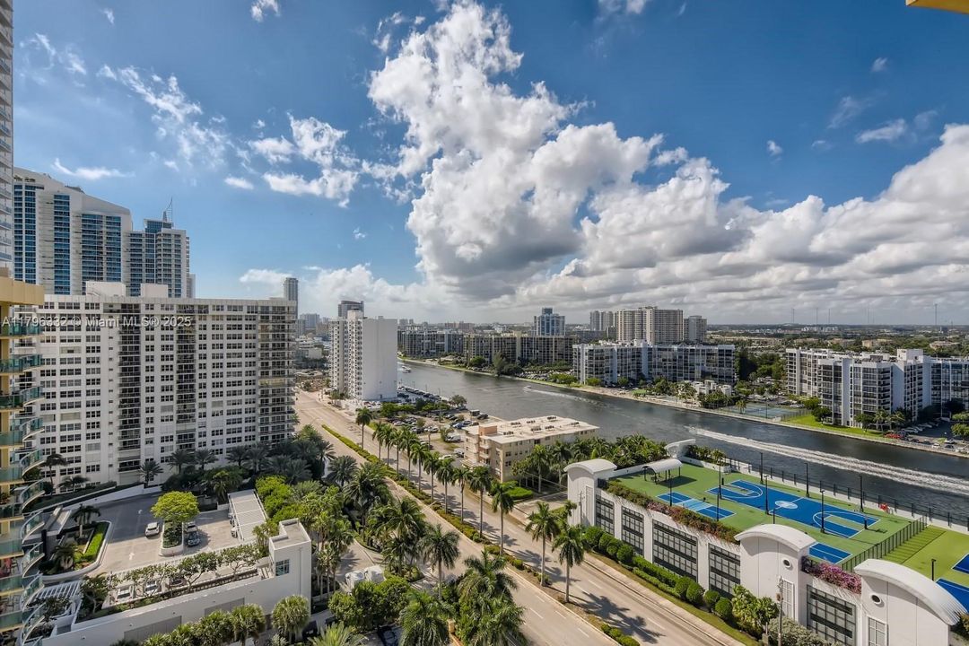 Recently Rented: $2,000 (0 beds, 1 baths, 590 Square Feet)