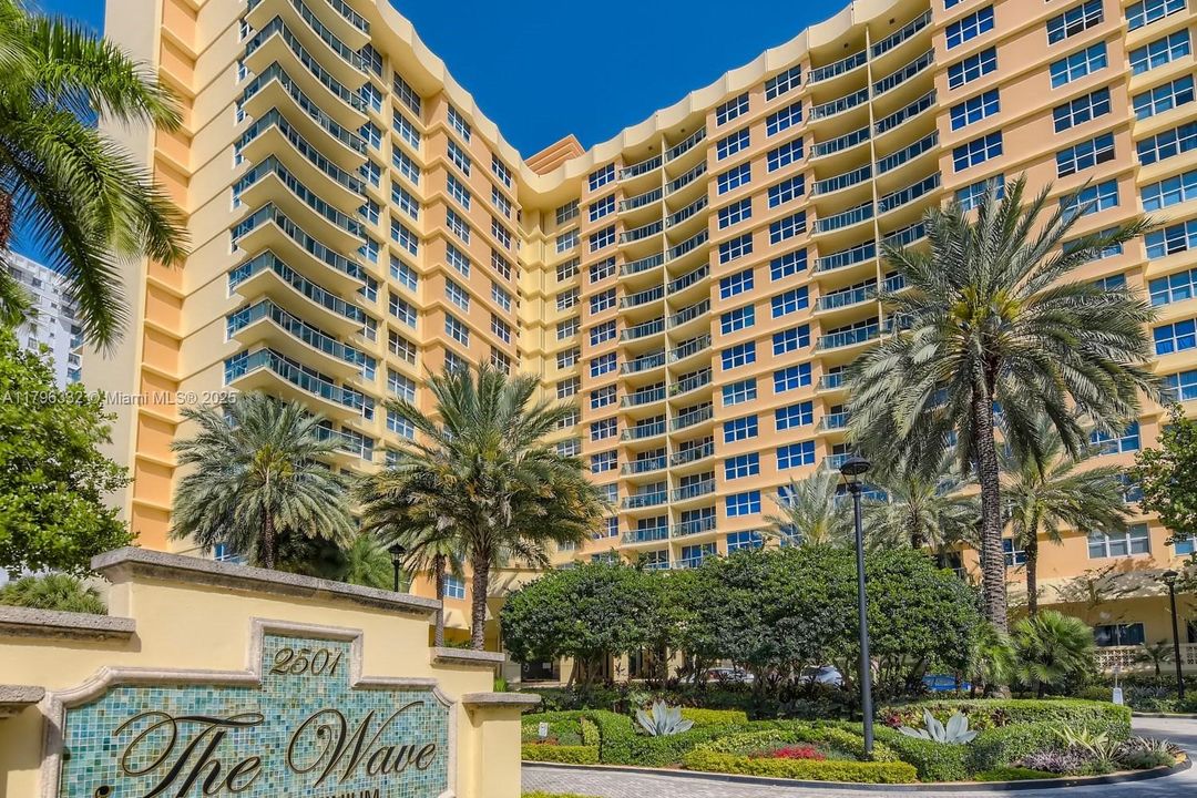 Recently Rented: $2,000 (0 beds, 1 baths, 590 Square Feet)