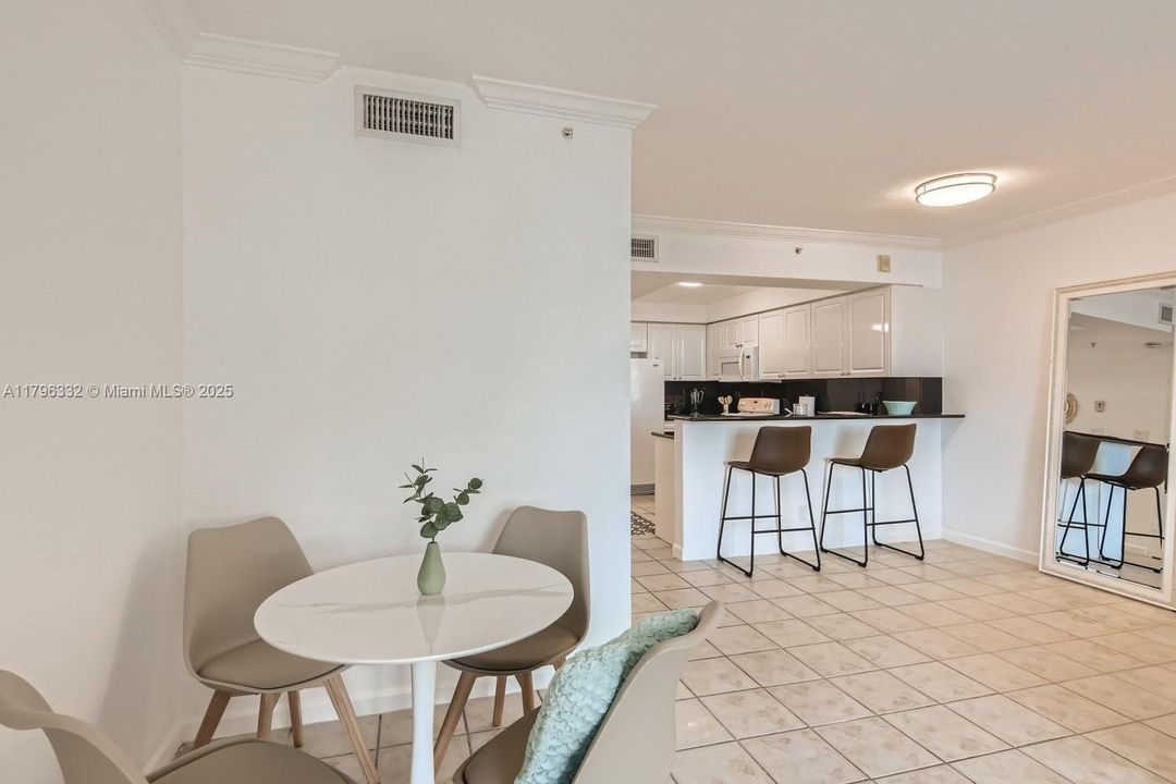 Recently Rented: $2,000 (0 beds, 1 baths, 590 Square Feet)