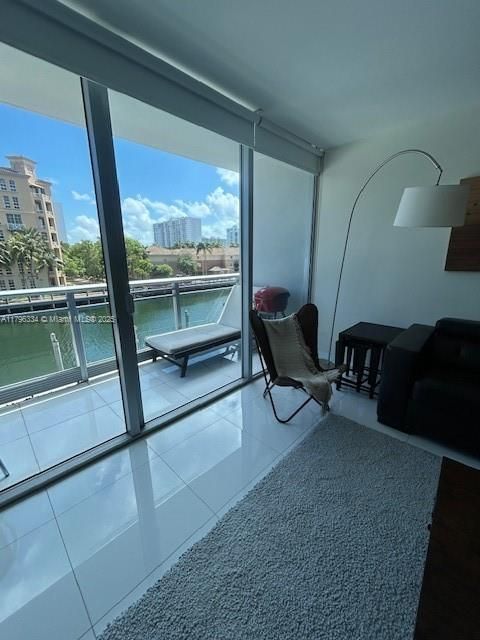 For Sale: $405,000 (0 beds, 1 baths, 779 Square Feet)