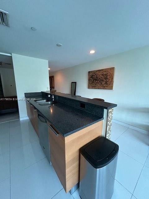 For Sale: $405,000 (0 beds, 1 baths, 779 Square Feet)