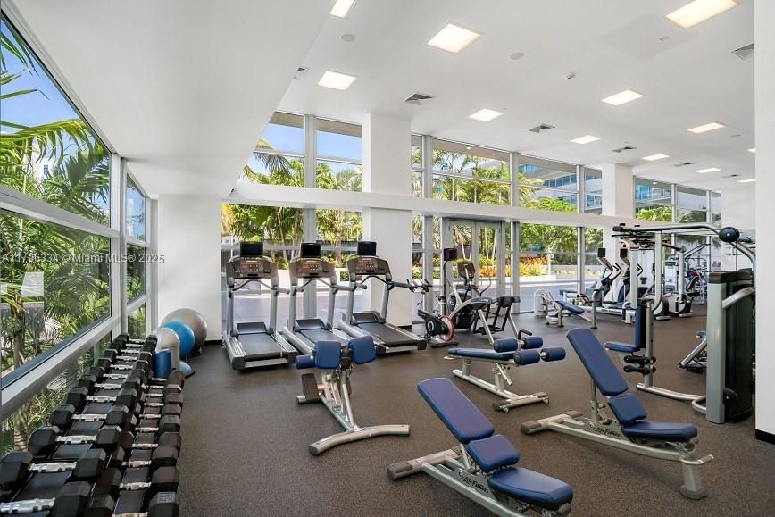 For Sale: $405,000 (0 beds, 1 baths, 779 Square Feet)