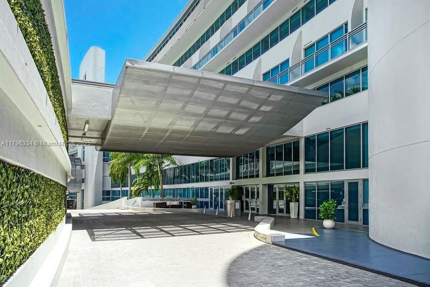 For Sale: $405,000 (0 beds, 1 baths, 779 Square Feet)