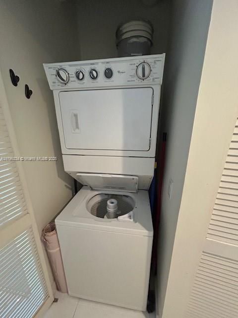 For Sale: $405,000 (0 beds, 1 baths, 779 Square Feet)