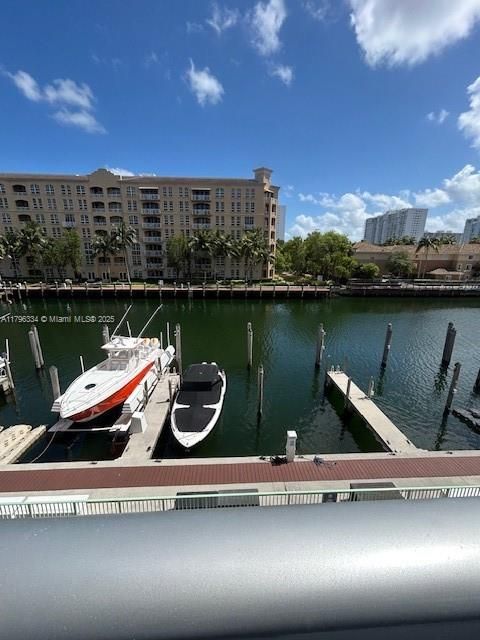 For Sale: $405,000 (0 beds, 1 baths, 779 Square Feet)