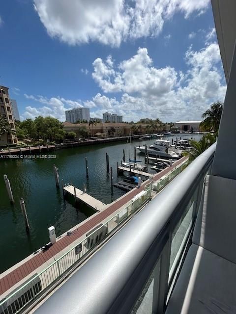 For Sale: $405,000 (0 beds, 1 baths, 779 Square Feet)