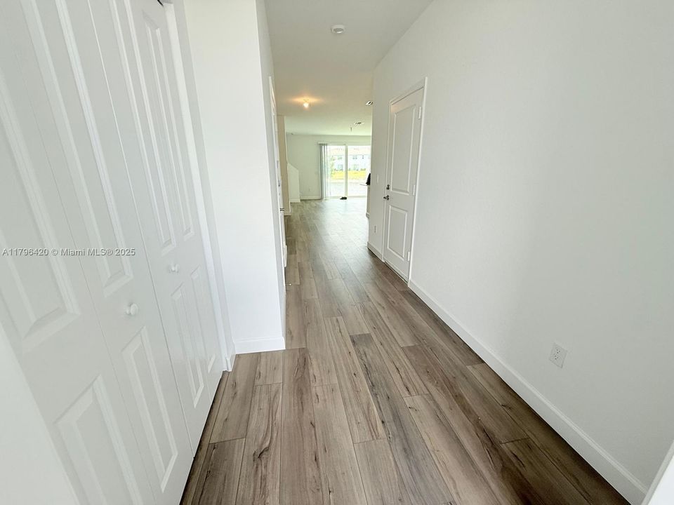 最近租的: $2,400 (3 贝兹, 2 浴室, 1635 平方英尺)