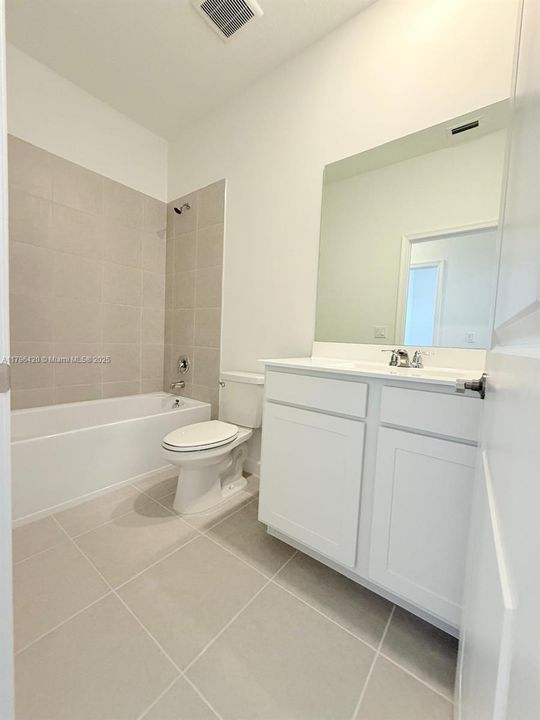 最近租的: $2,400 (3 贝兹, 2 浴室, 1635 平方英尺)