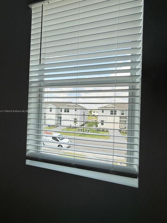 最近租的: $2,400 (3 贝兹, 2 浴室, 1635 平方英尺)