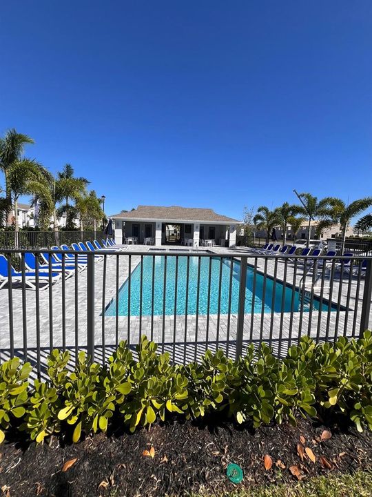 最近租的: $2,400 (3 贝兹, 2 浴室, 1635 平方英尺)