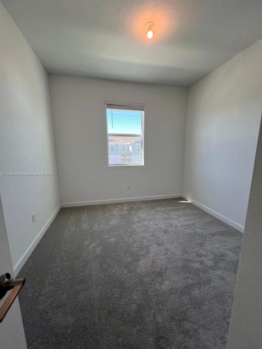 最近租的: $2,400 (3 贝兹, 2 浴室, 1635 平方英尺)