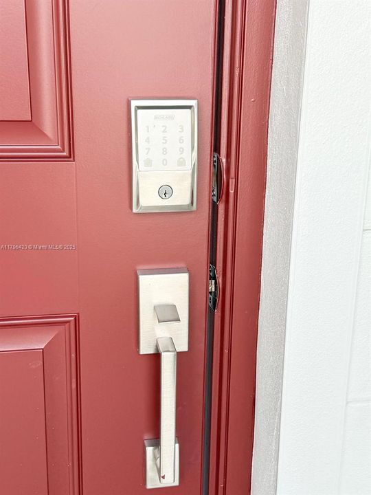 最近租的: $2,400 (3 贝兹, 2 浴室, 1635 平方英尺)