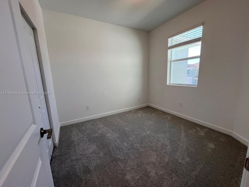 最近租的: $2,400 (3 贝兹, 2 浴室, 1635 平方英尺)