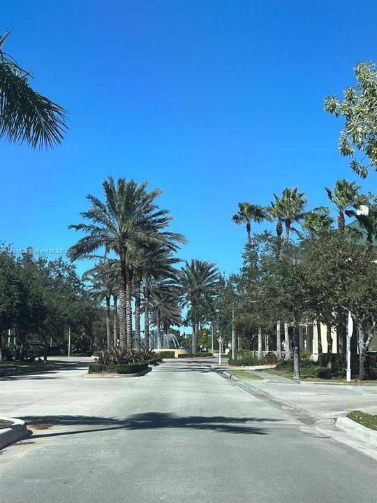 最近租的: $2,400 (3 贝兹, 2 浴室, 1635 平方英尺)