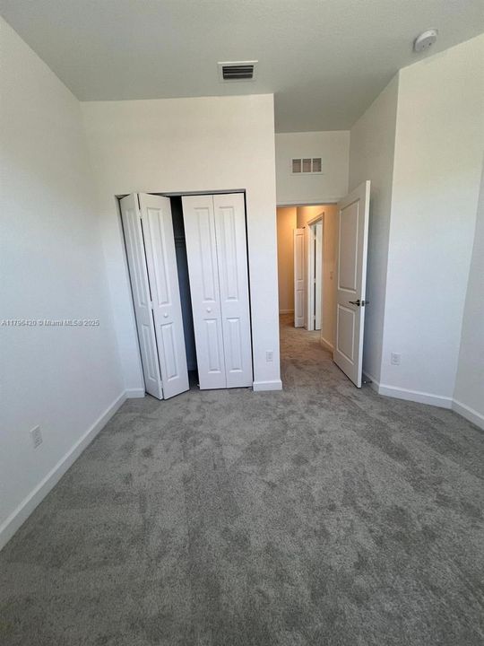 最近租的: $2,400 (3 贝兹, 2 浴室, 1635 平方英尺)