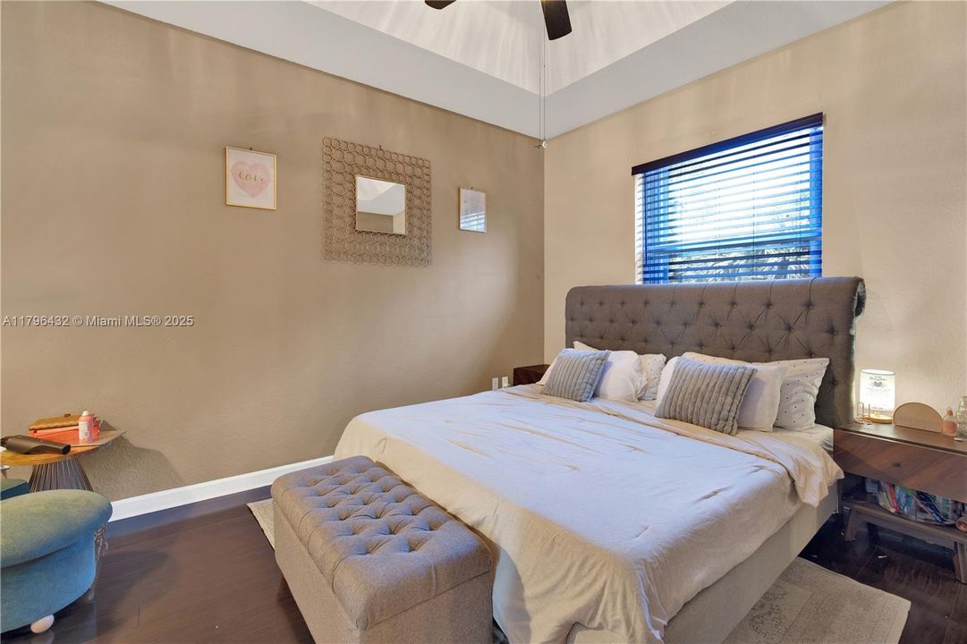 Vendido Recientemente: $455,000 (3 camas, 2 baños, 1747 Pies cuadrados)