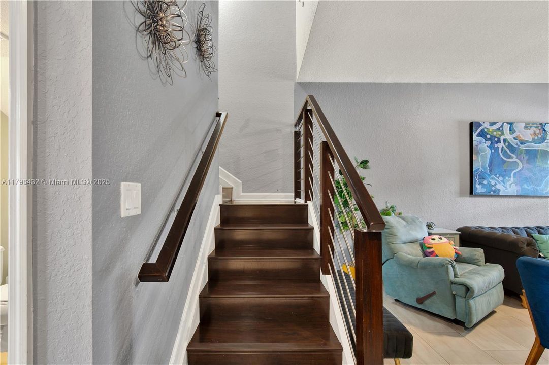 Vendido Recientemente: $455,000 (3 camas, 2 baños, 1747 Pies cuadrados)