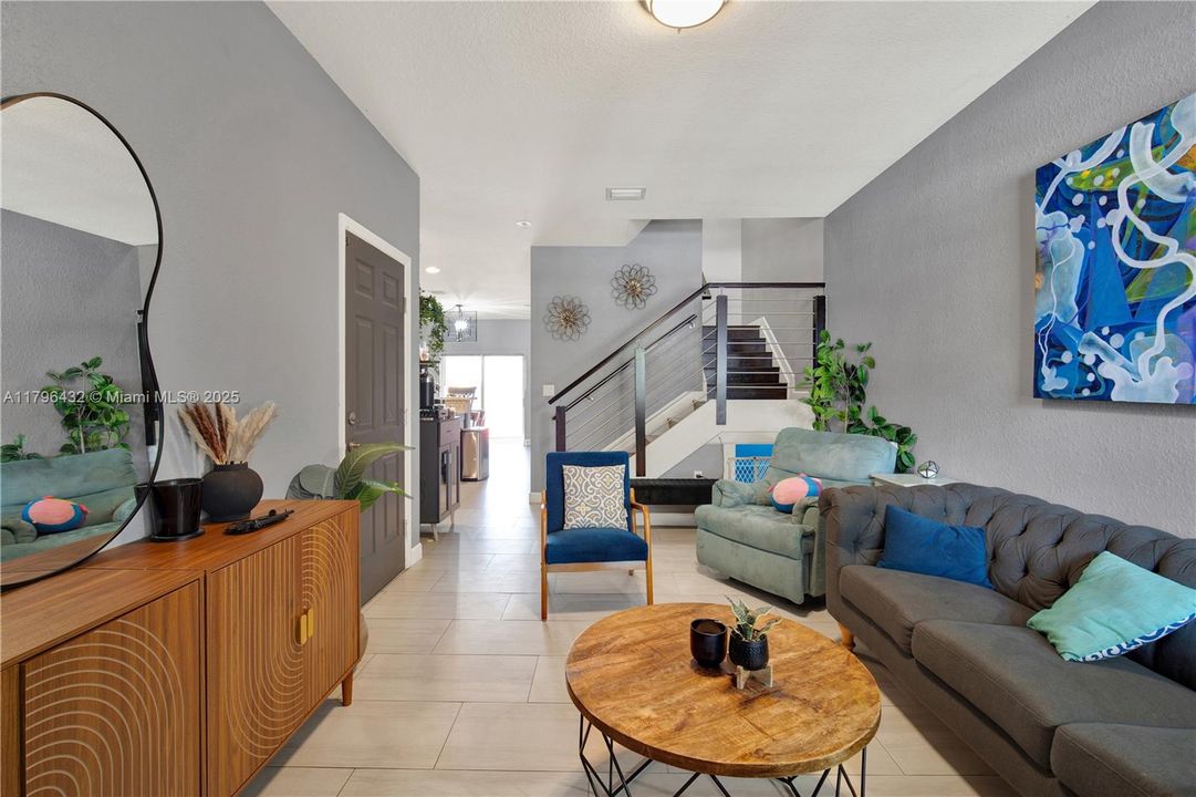 Vendido Recientemente: $455,000 (3 camas, 2 baños, 1747 Pies cuadrados)