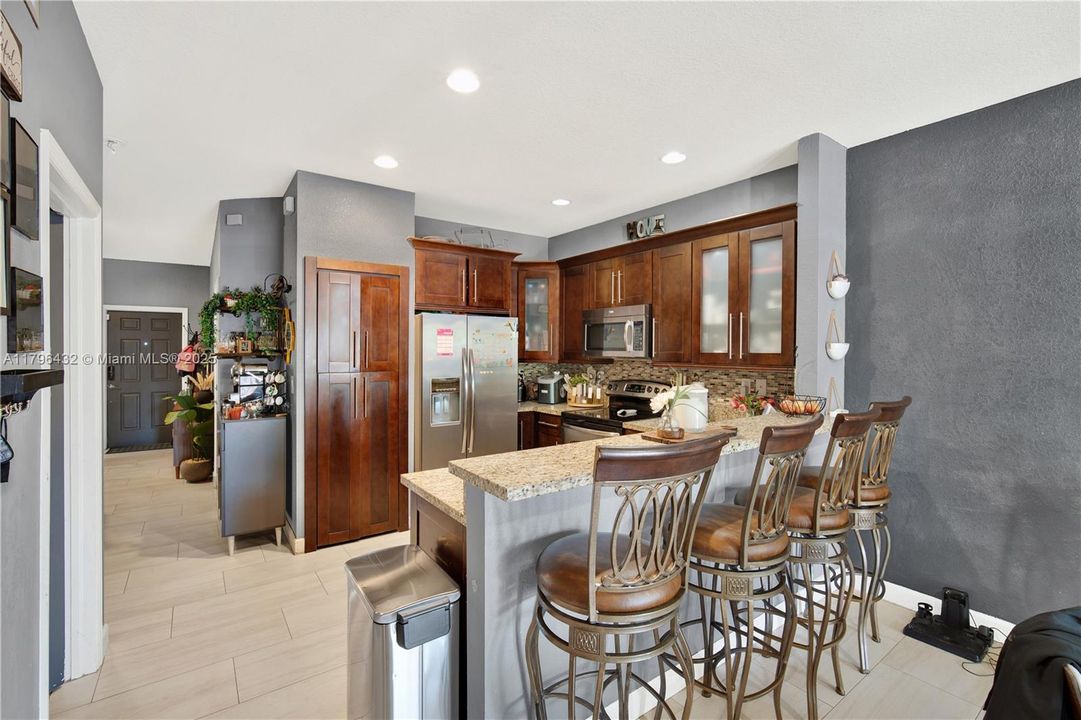 Vendido Recientemente: $455,000 (3 camas, 2 baños, 1747 Pies cuadrados)