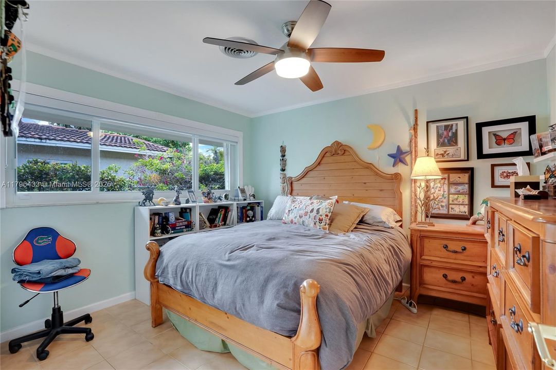 Activo con contrato: $809,750 (4 camas, 2 baños, 2587 Pies cuadrados)