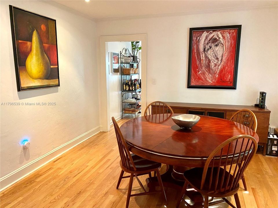 Recently Rented: $5,150 (3 beds, 2 baths, 1288 Square Feet)