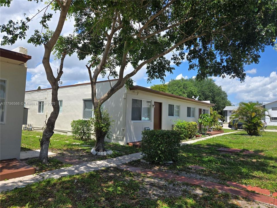 Recently Sold: $1,690,000 (0 beds, 0 baths, 5604 Square Feet)