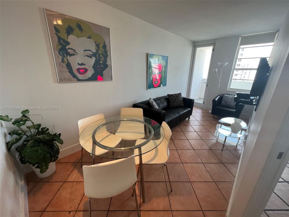 待售: $380,000 (1 贝兹, 1 浴室, 515 平方英尺)