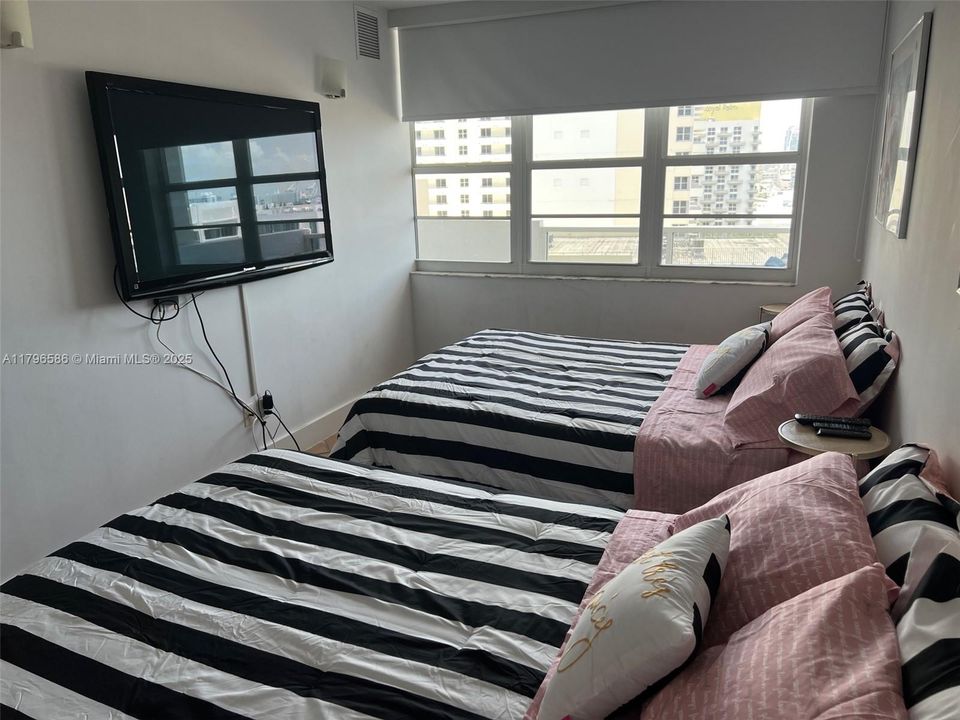 待售: $380,000 (1 贝兹, 1 浴室, 515 平方英尺)