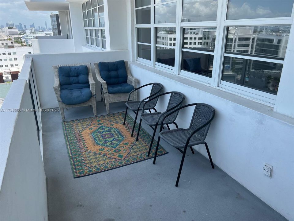 待售: $380,000 (1 贝兹, 1 浴室, 515 平方英尺)