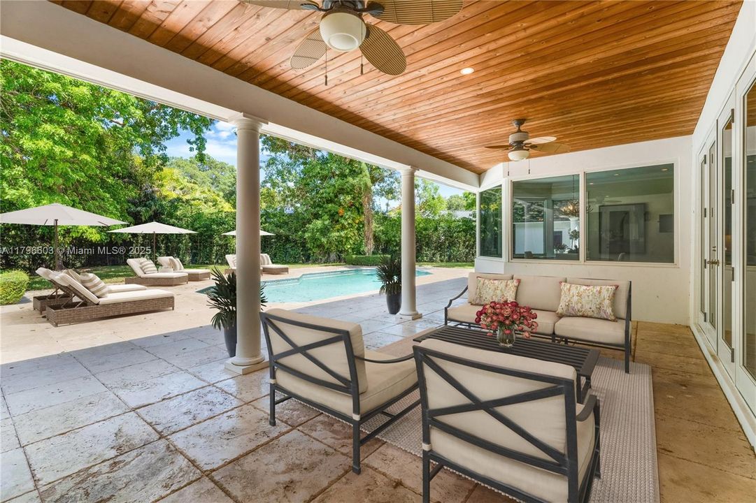 最近售出: $4,500,000 (5 贝兹, 4 浴室, 5305 平方英尺)