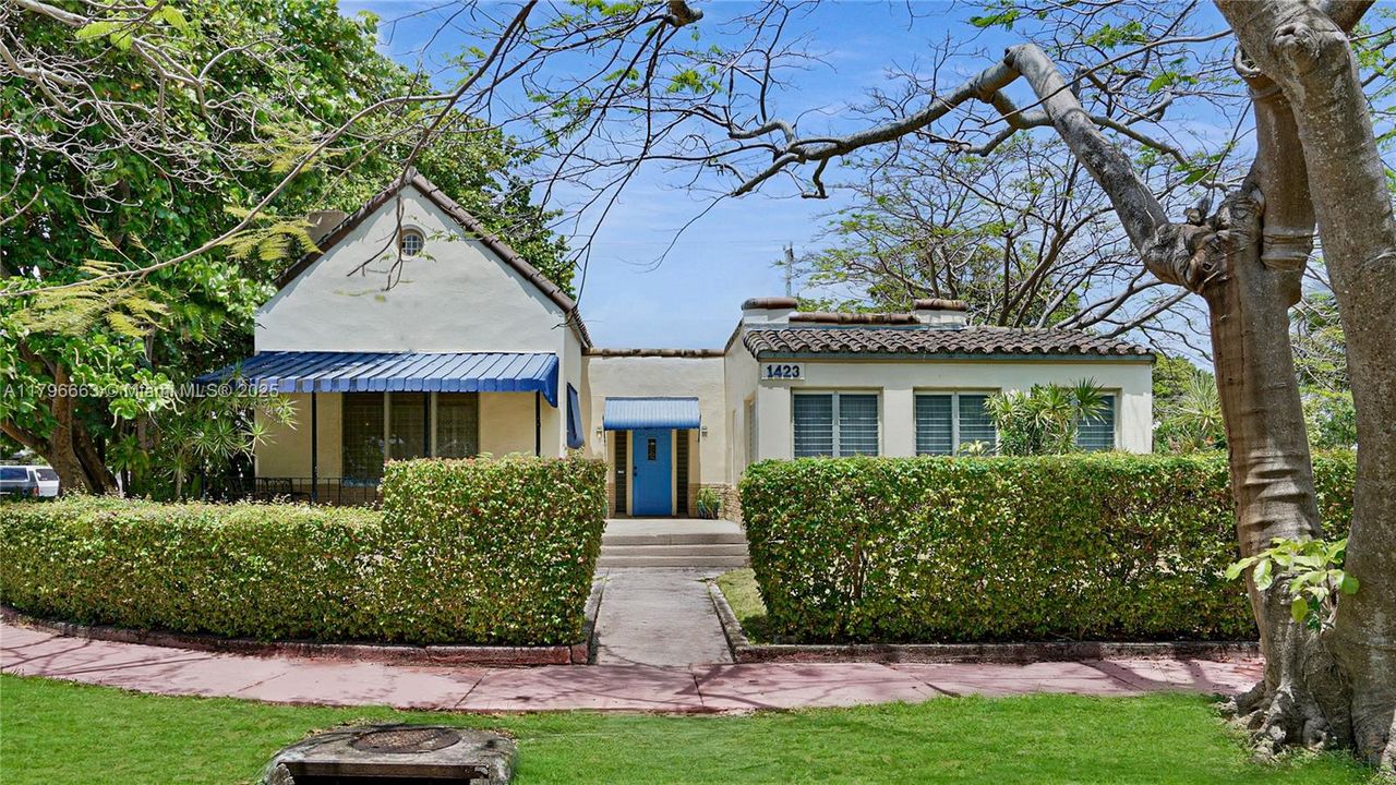 For Sale: $2,450,000 (5 beds, 4 baths, 3452 Square Feet)