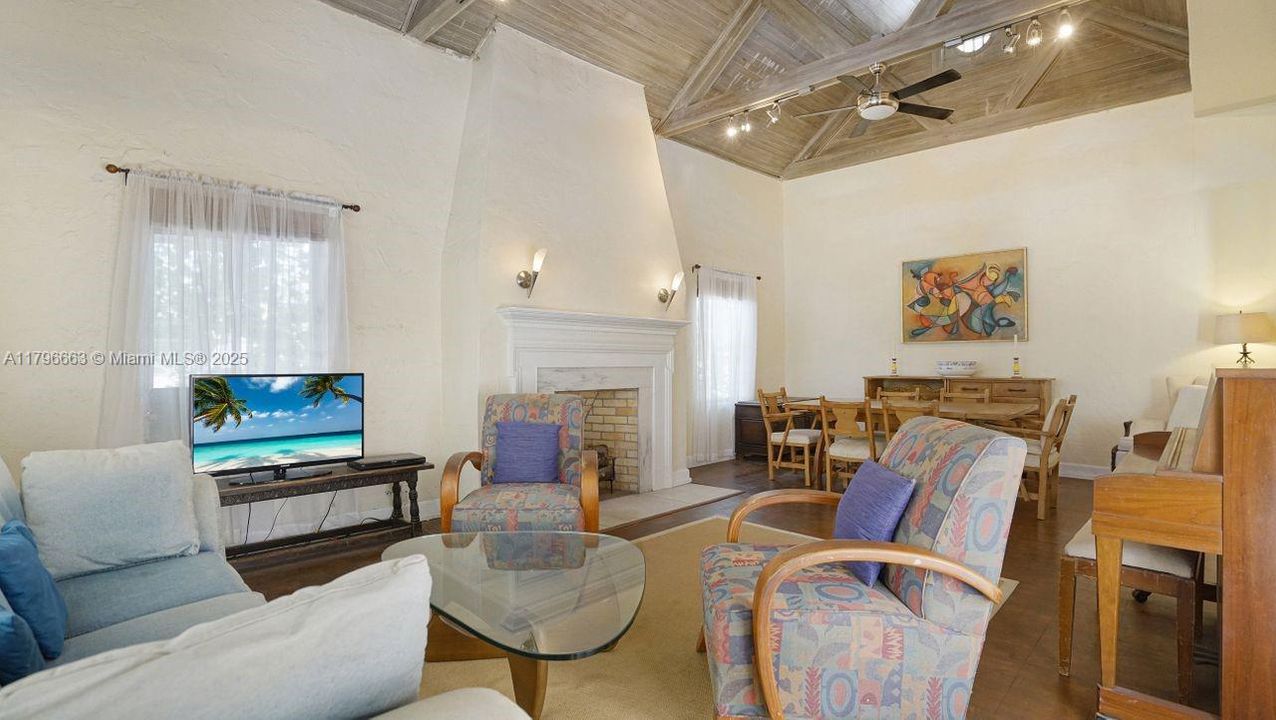 For Sale: $2,450,000 (5 beds, 4 baths, 3452 Square Feet)