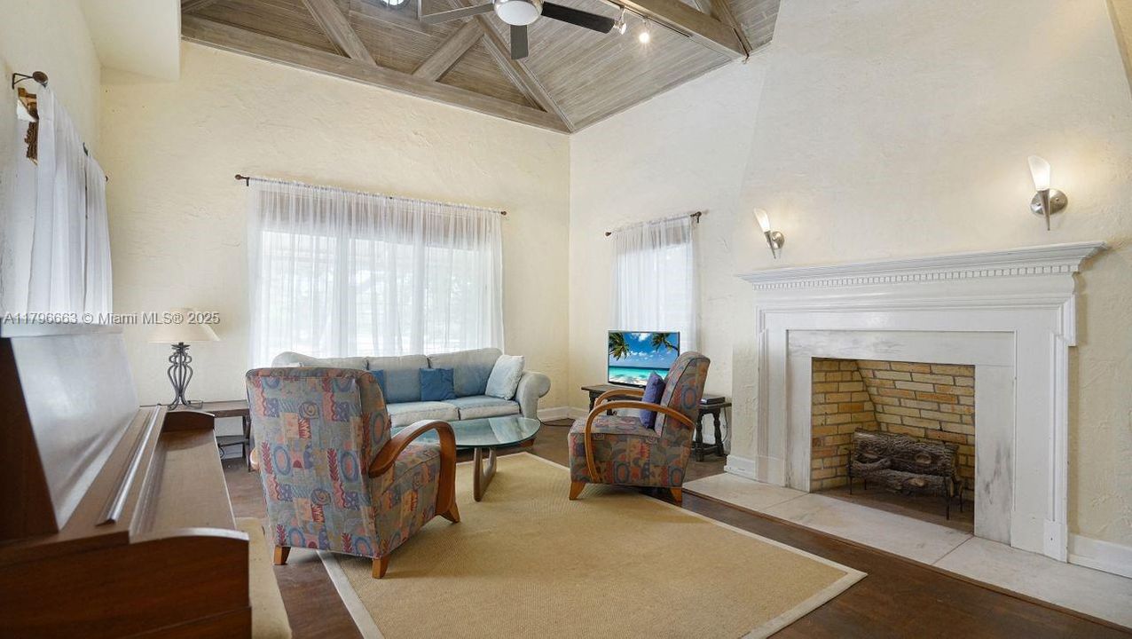For Sale: $2,450,000 (5 beds, 4 baths, 3452 Square Feet)