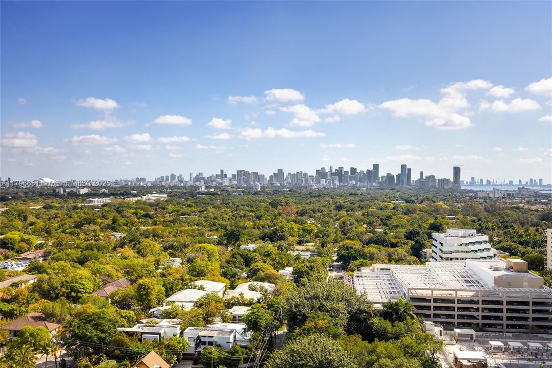 Recently Rented: $25,000 (3 beds, 3 baths, 2058 Square Feet)