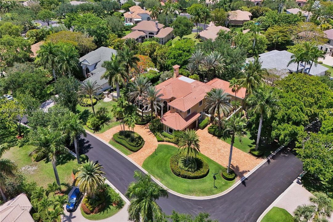 最近售出: $1,748,800 (6 贝兹, 5 浴室, 4962 平方英尺)