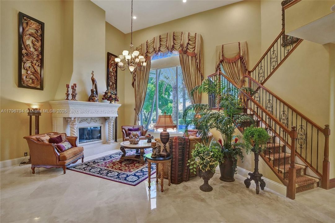 最近售出: $1,748,800 (6 贝兹, 5 浴室, 4962 平方英尺)