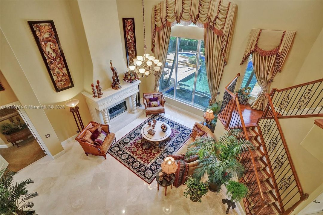 最近售出: $1,748,800 (6 贝兹, 5 浴室, 4962 平方英尺)