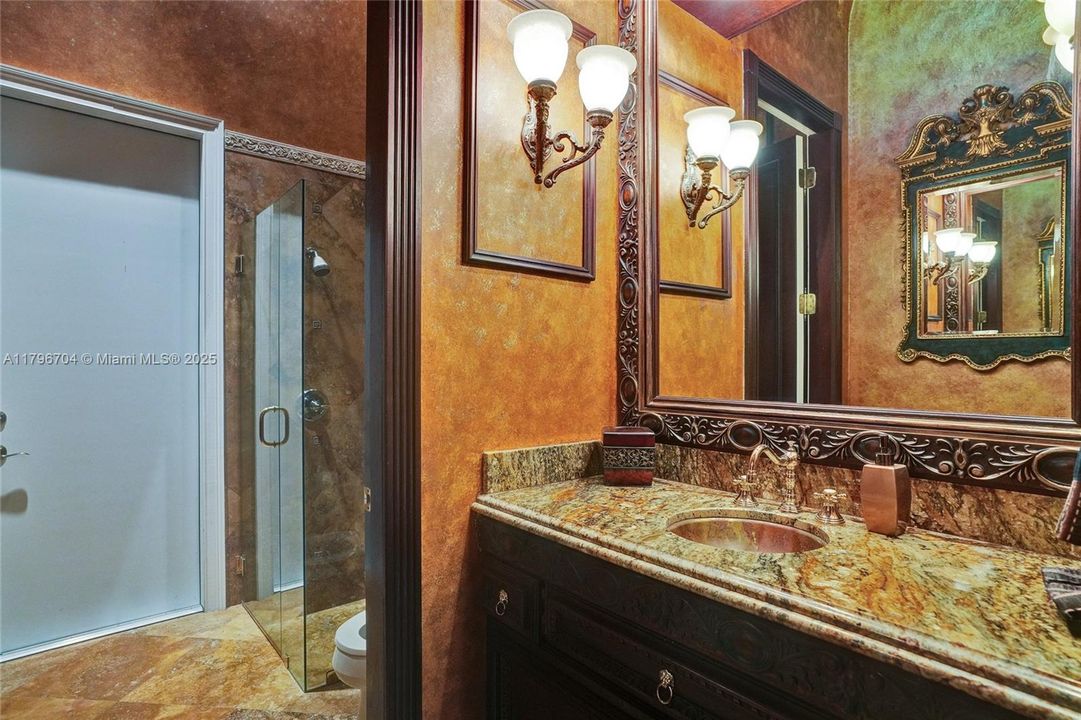 最近售出: $1,748,800 (6 贝兹, 5 浴室, 4962 平方英尺)